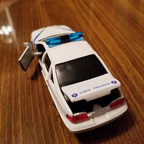 Arkansas State Police Road Champs die cast police car 1:43 scale - Picture 9 of 12